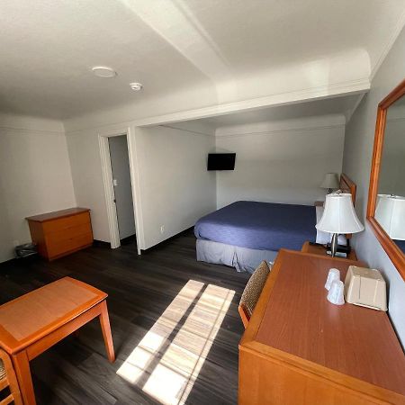 Holiday Motel พอร์ตแลนด์ ภายนอก รูปภาพ