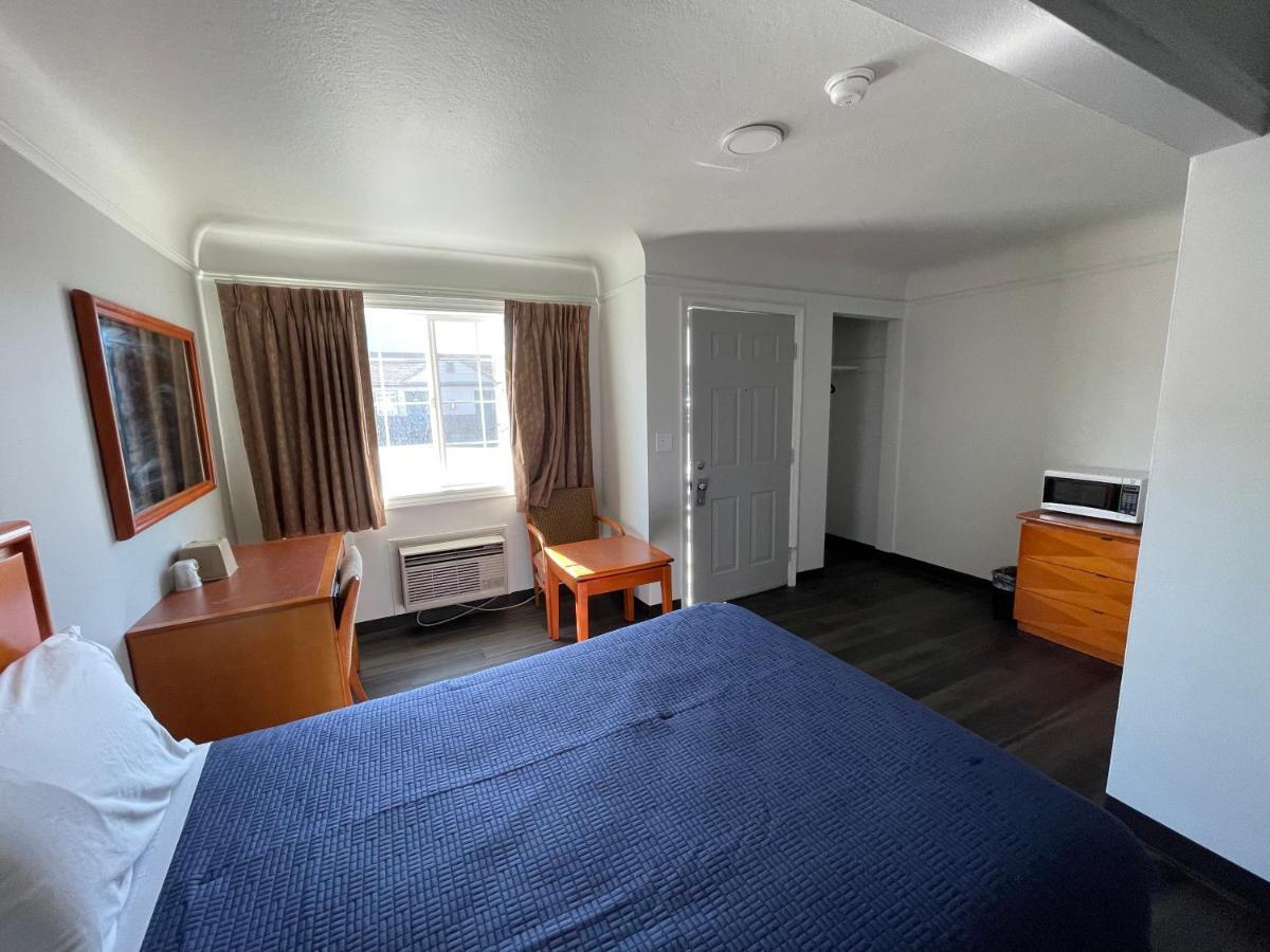 Holiday Motel พอร์ตแลนด์ ภายนอก รูปภาพ