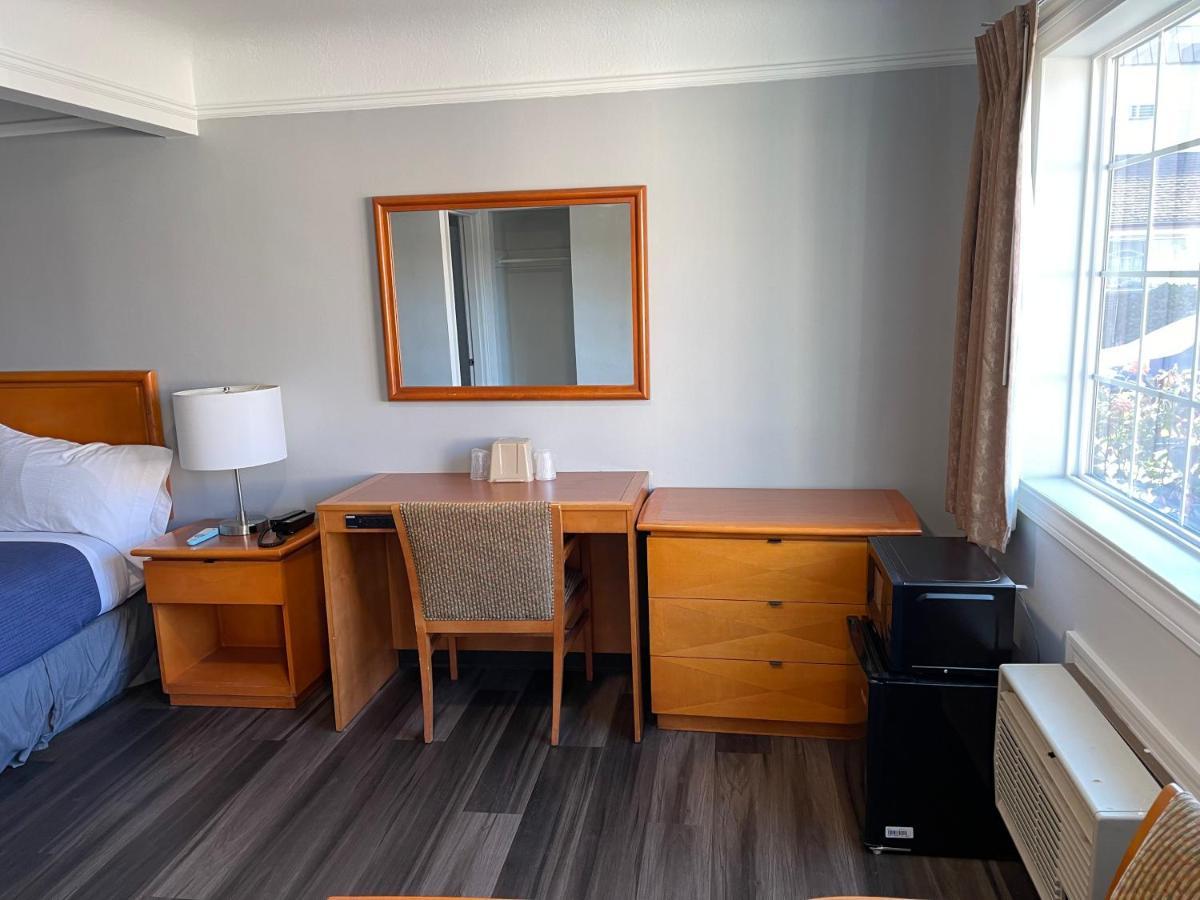 Holiday Motel พอร์ตแลนด์ ภายนอก รูปภาพ